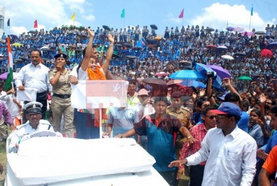 Huge crowd gathered at Swami Vivekananda Stadium to welcome Dipa Huge crowd gathered at Swami Vivekananda Stadium to welcome Dipa